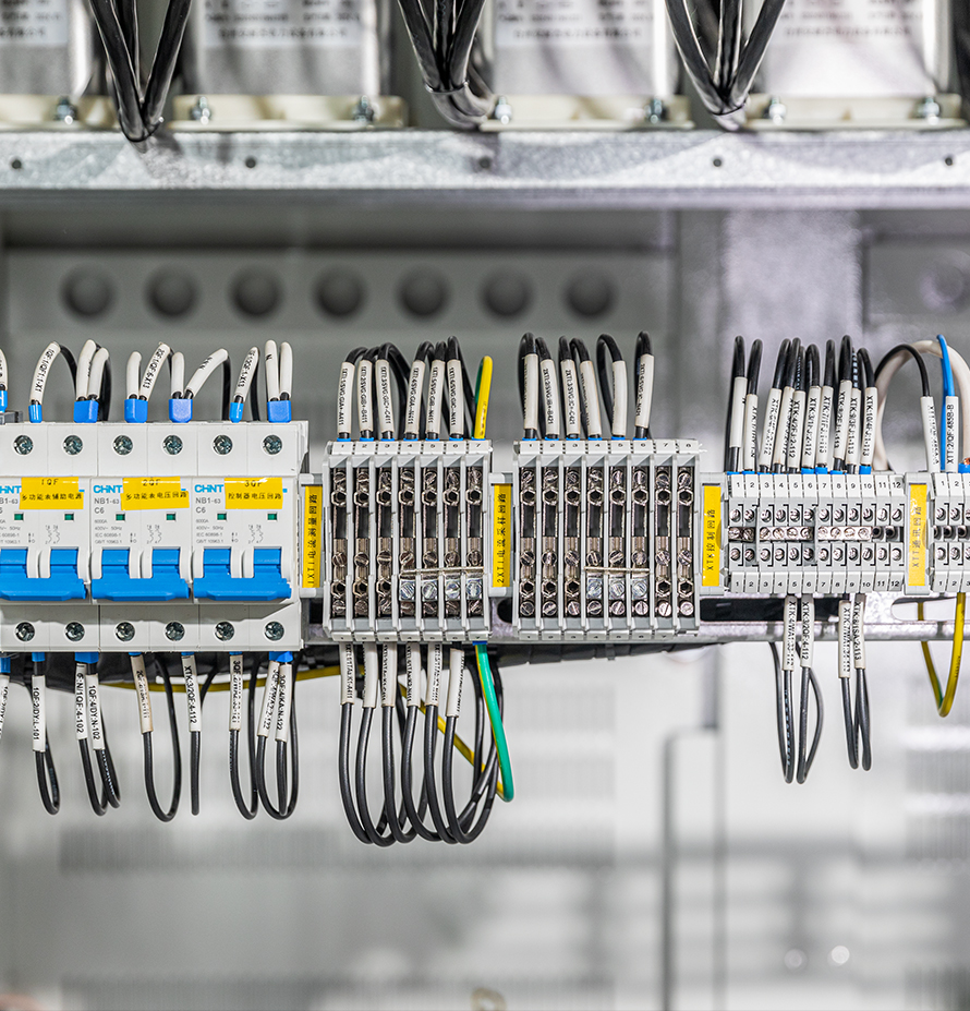 应急电源接入装置